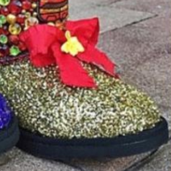 Custom uggs - Picture 3 of 8